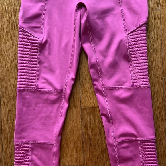 Fabletics Motion365+ High-Waisted Moro Leggings - Picture 6 of 9